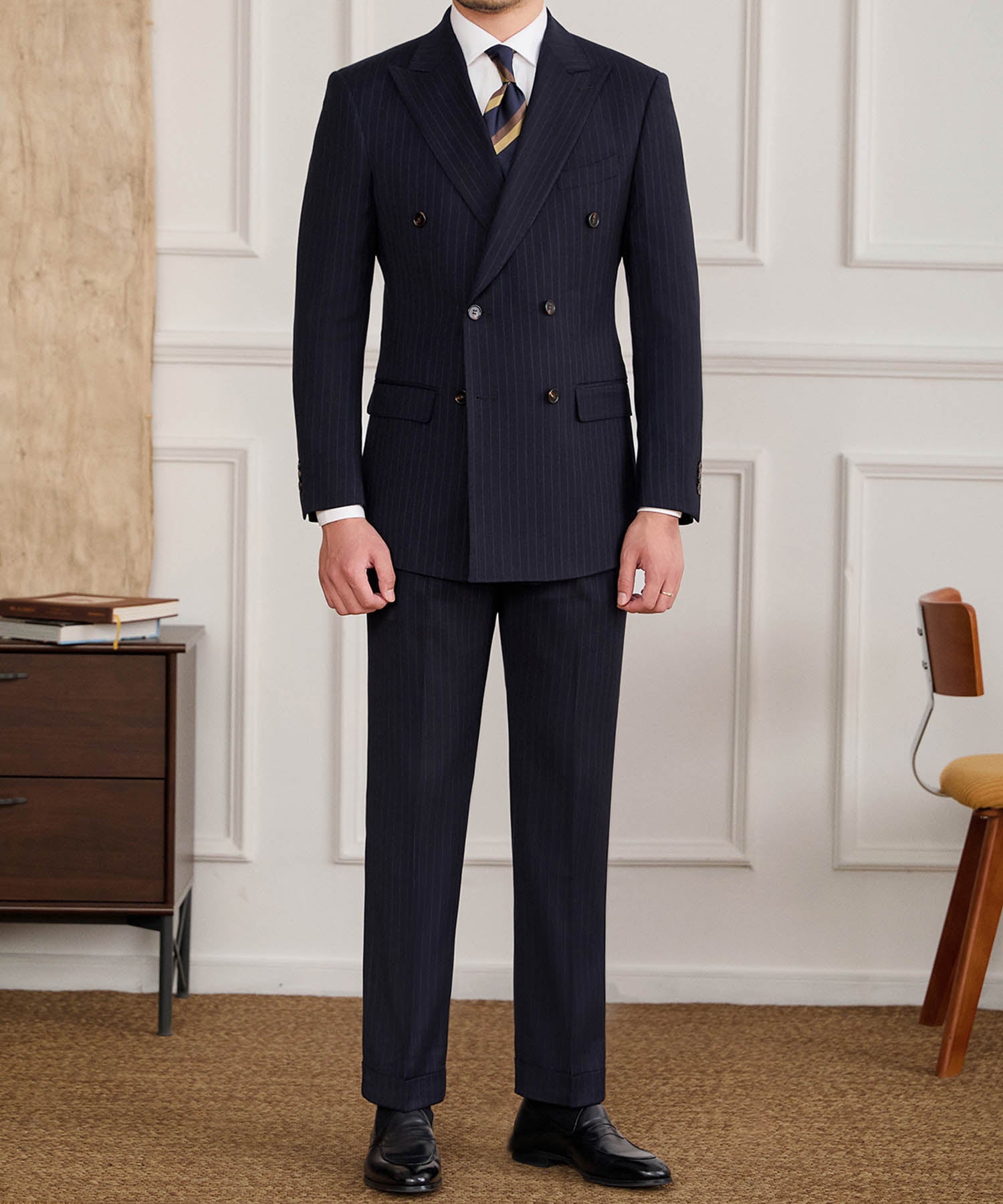 【NEW ITEM】スリムフィット ダブルブレスト 6つボタン ピークドラペル フラップポケット ピンストライプ クラシック スタンダード 機能性抜群 シワになりにくい エレガント セットアップ