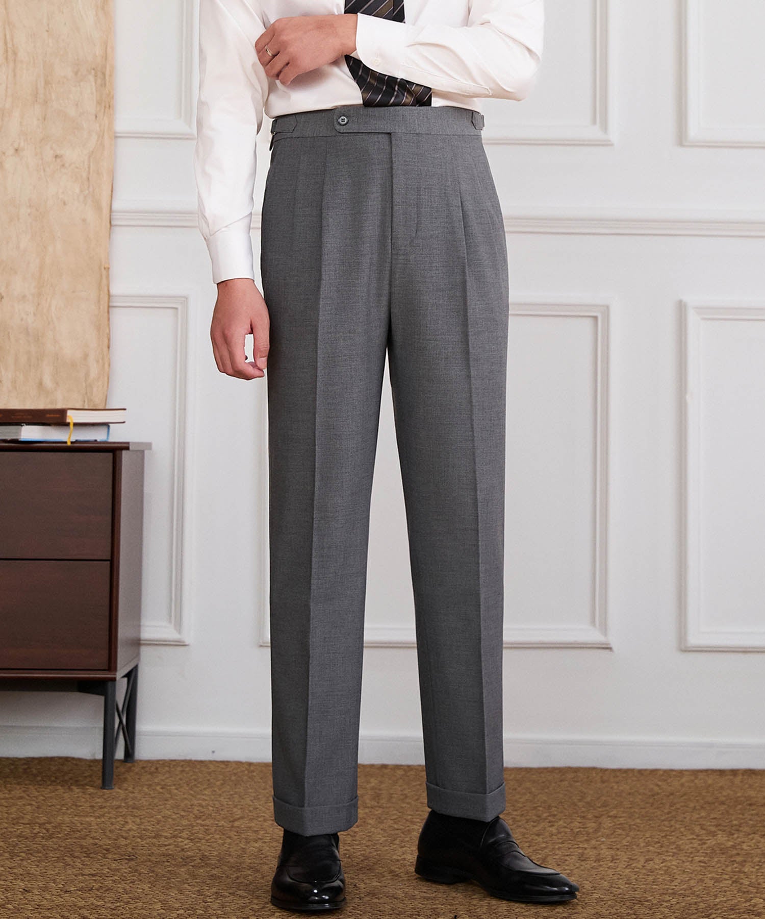 【NEW ITEM】スリムフィット 1つボタン ウエストサイドベルト サイズ調整可能 ウール 異素材 クラシック ツータック クリース シワになりにくい ダブル トラウザー パンツ スラックス ズボン