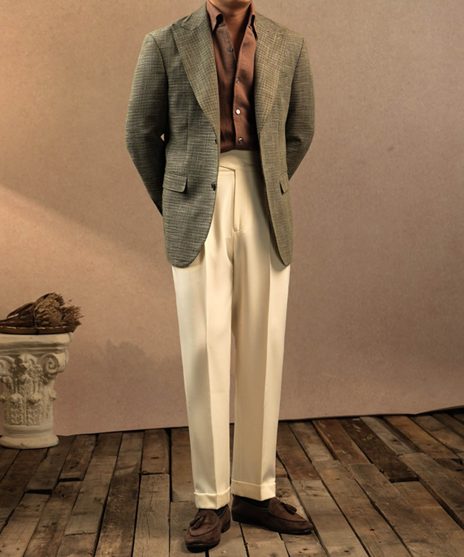 【NEW ITEM】スリムフィット シングルブレスト 2つボタン チェック 柄 ウール 天然素材 ピークドラペル フラップポケット クラシック スタンダード 機能性抜群 シワになりにくい エレガント テーラード ジャケット