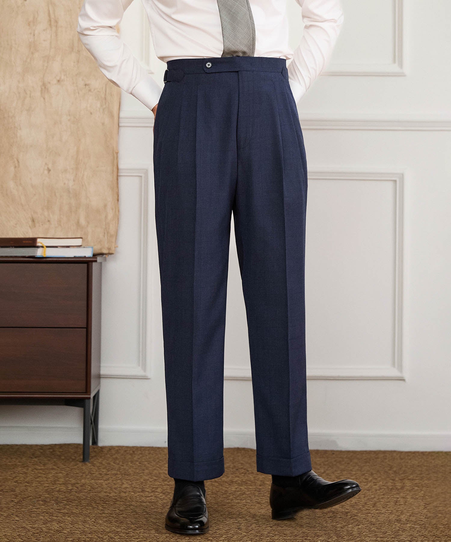 【NEW ITEM】スリムフィット 1つボタン ウエストサイドベルト サイズ調整可能 ハイウエスト タック クリース クラシック シワになりにくい ダブル トラウザー パンツ スラックス ズボン