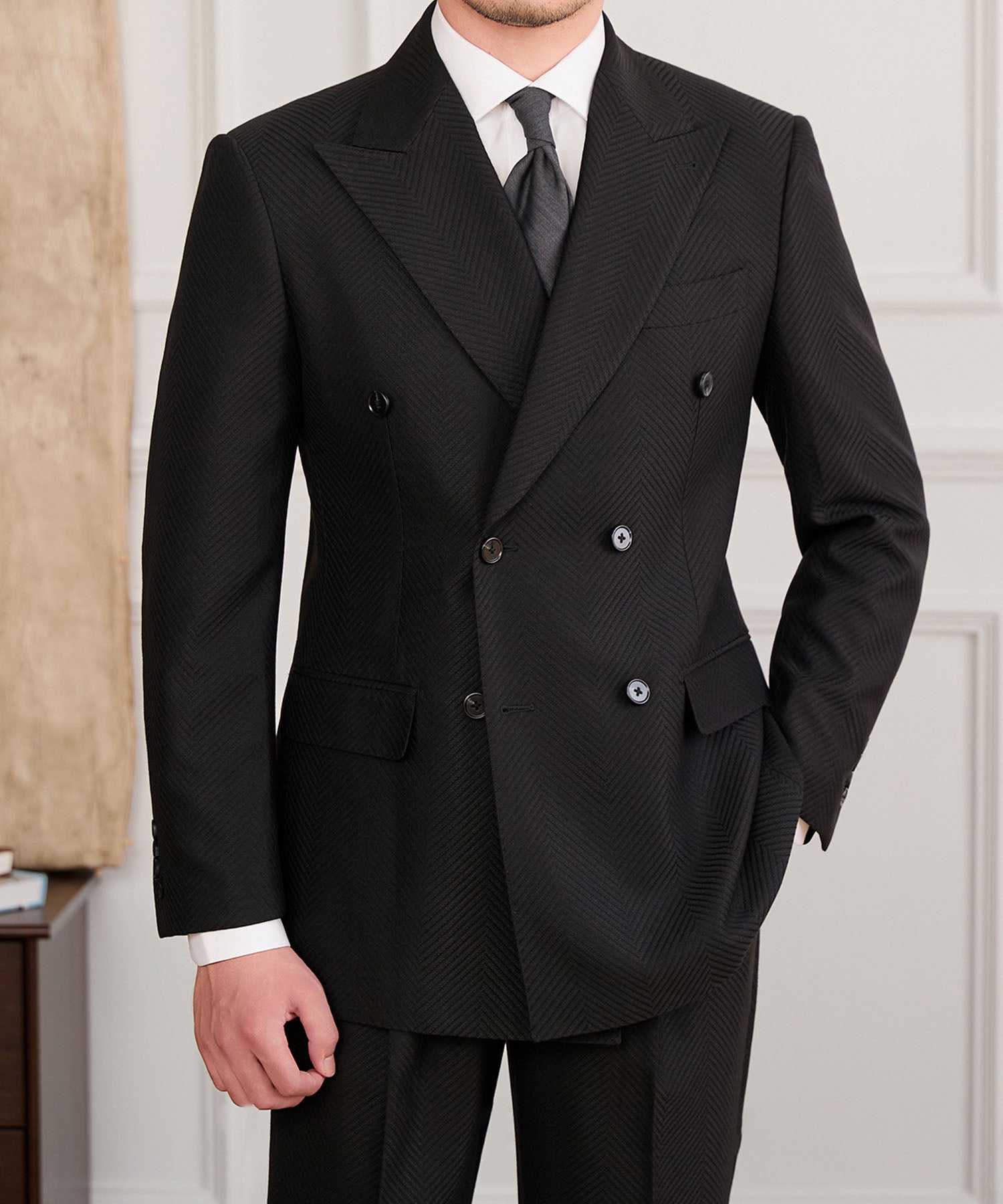 【NEW ITEM】スリムフィット ダブルブレスト 6つボタン ピークドラペル フラップポケット 織柄 クラシック スタンダード 機能性抜群 シワになりにくい エレガント セットアップ