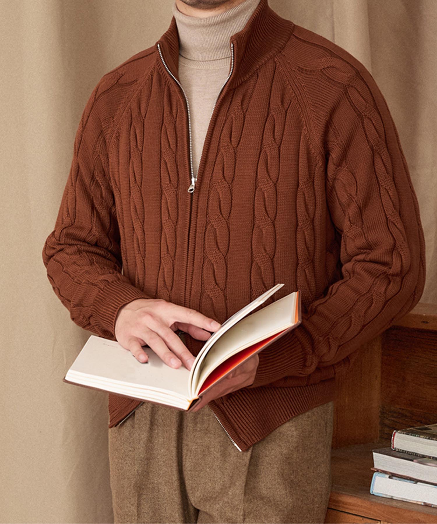 【NEW ITEM】スリムフィット 2WAY 機能性抜群 綿 天然素材 オープン ジップ ケーブル編み シワになりにくい 清潔感 トップス リブ ニット セーター