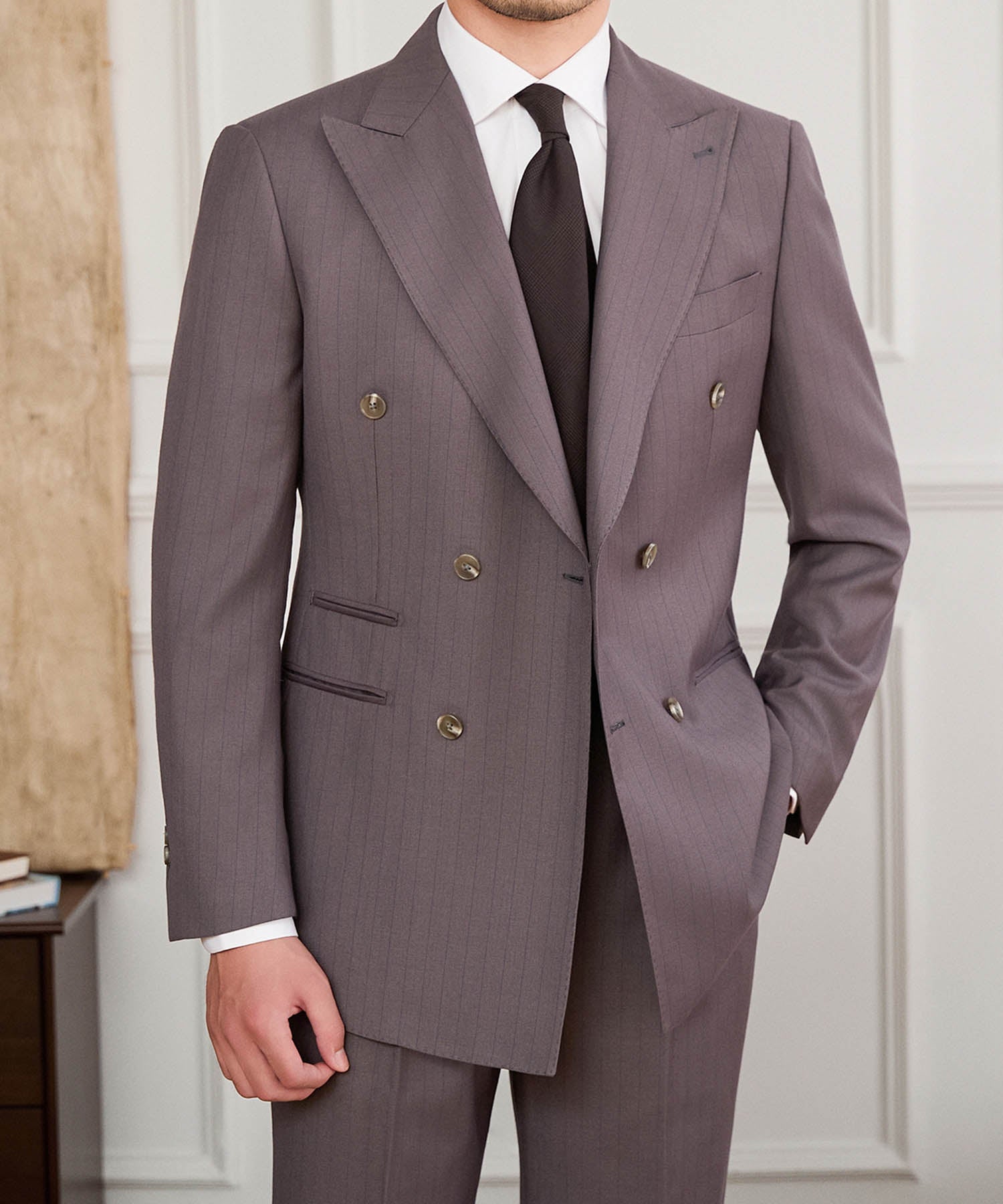 【NEW ITEM】スリムフィット ダブルブレスト 6つボタン ピークドラペル 玉縁ポケット チェンジポケット ピンストライプ クラシック スタンダード 機能性抜群 シワになりにくい エレガント セットアップ