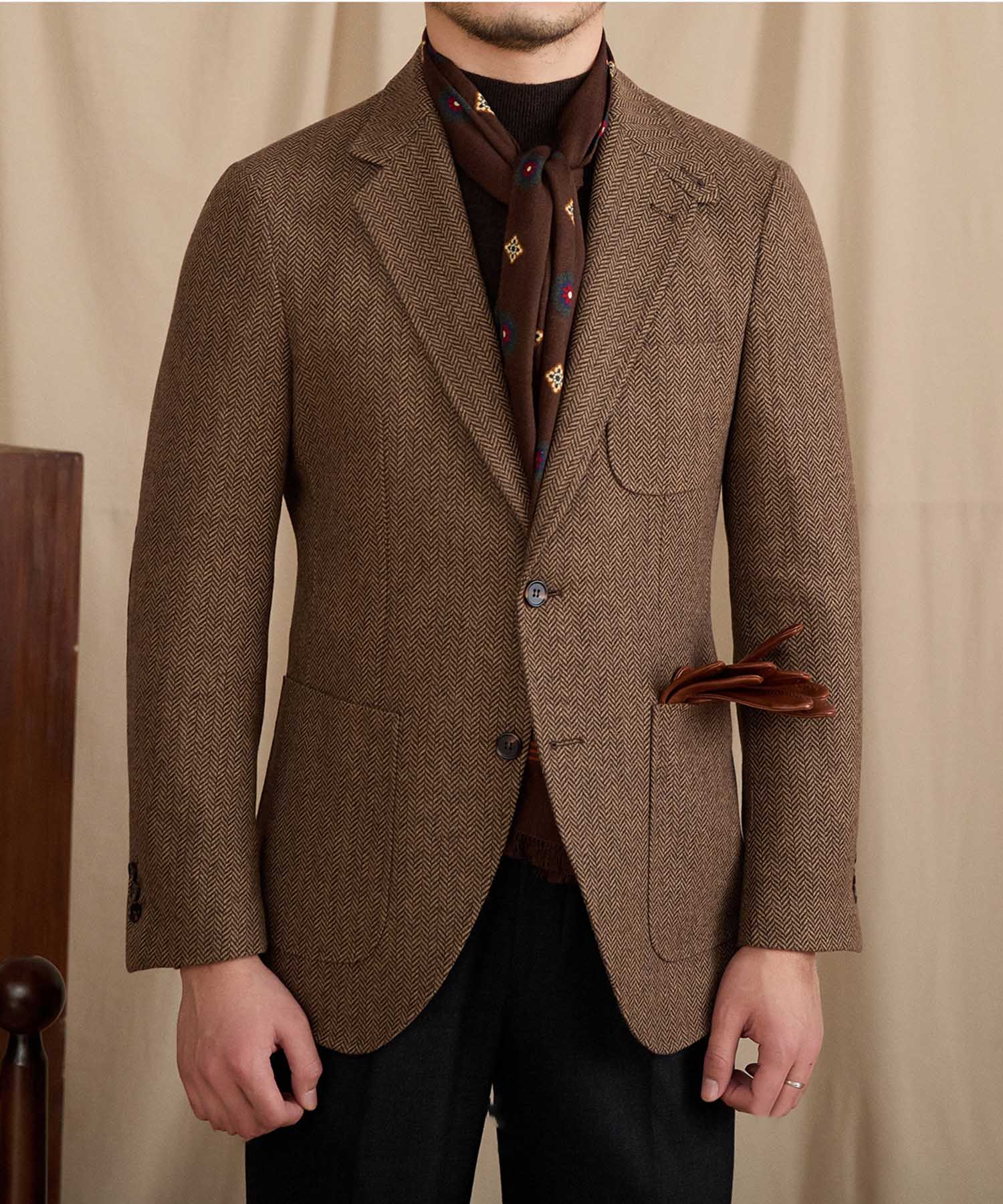 【NEW ITEM】スリムフィット シングルブレスト 2つボタン ウール 天然素材 ノッチドラペル フラップポケット ヘリンボーン 柄 クラシック スタンダード 機能性抜群 シワになりにくい エレガント テーラード ジャケット