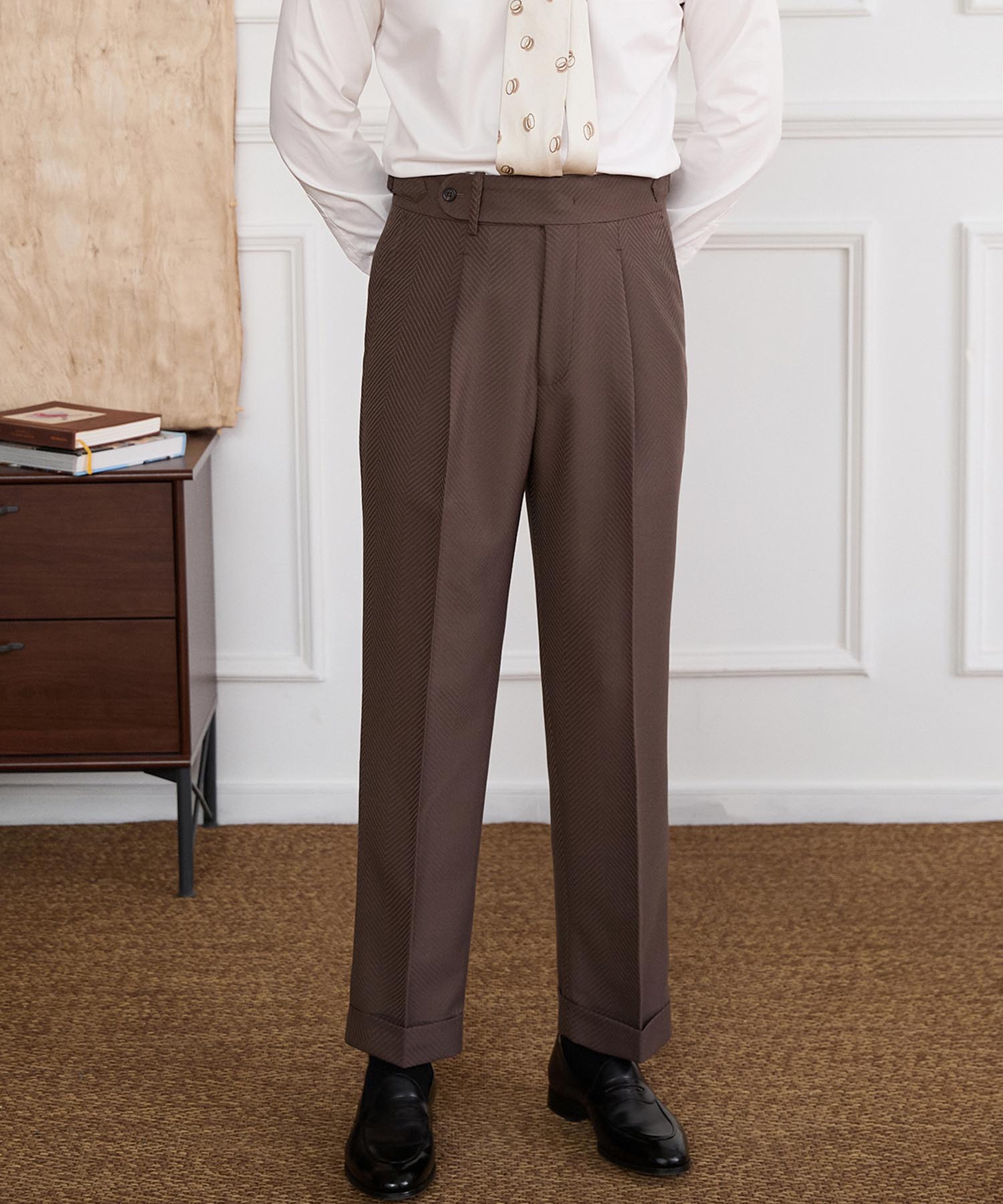 【NEW ITEM】スリムフィット 1つボタン ウエストサイドベルト サイズ調整可能 ヘリンボーン タック クリース クラシック シワになりにくい ダブル トラウザー パンツ スラックス ズボン