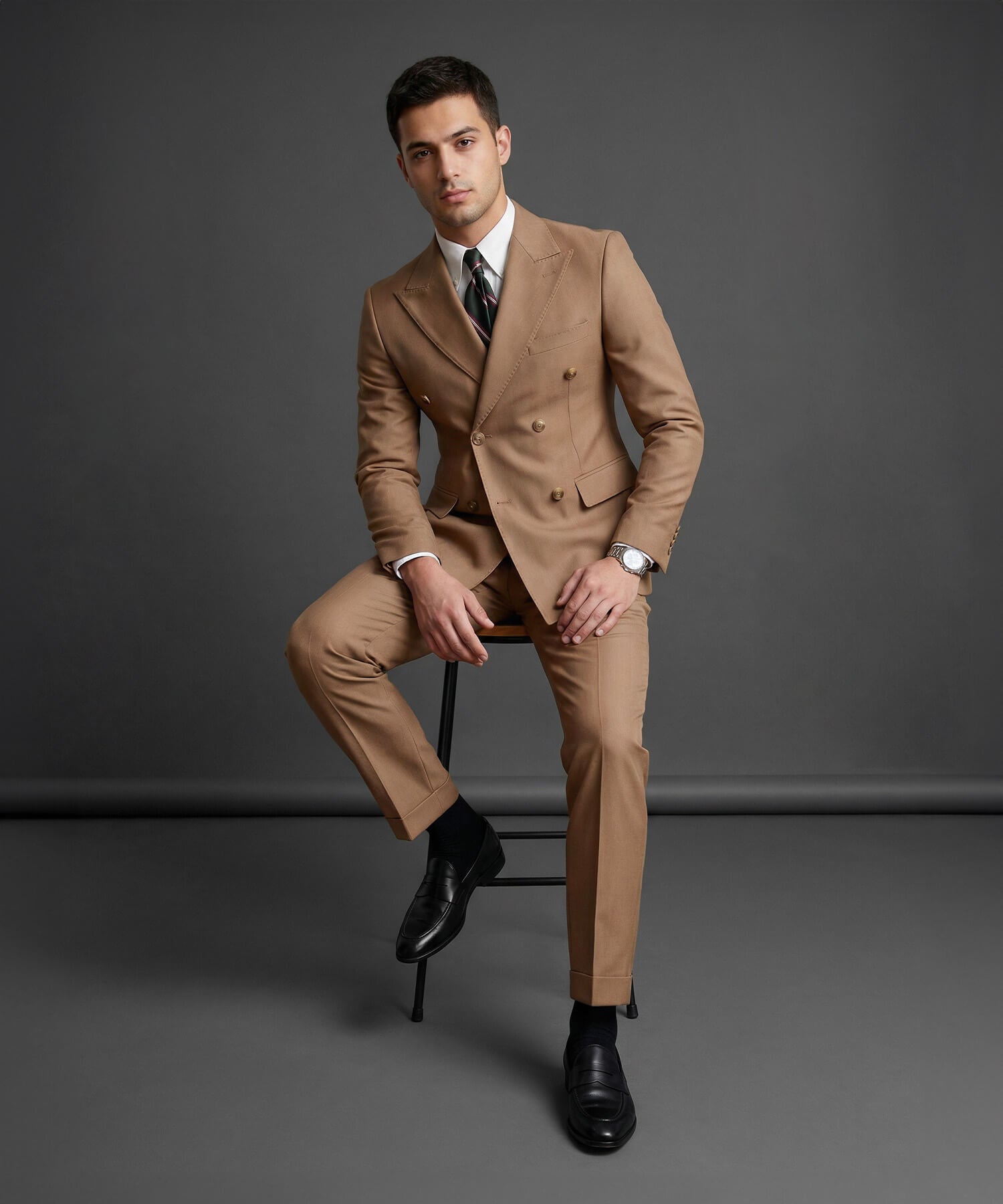 【ドラマ着用】スリムフィット ダブルブレスト ワイドカラー ピークドラペル 6つボタン フラップポケット 機能性抜群 シワになりにくい エレガント セットアップ